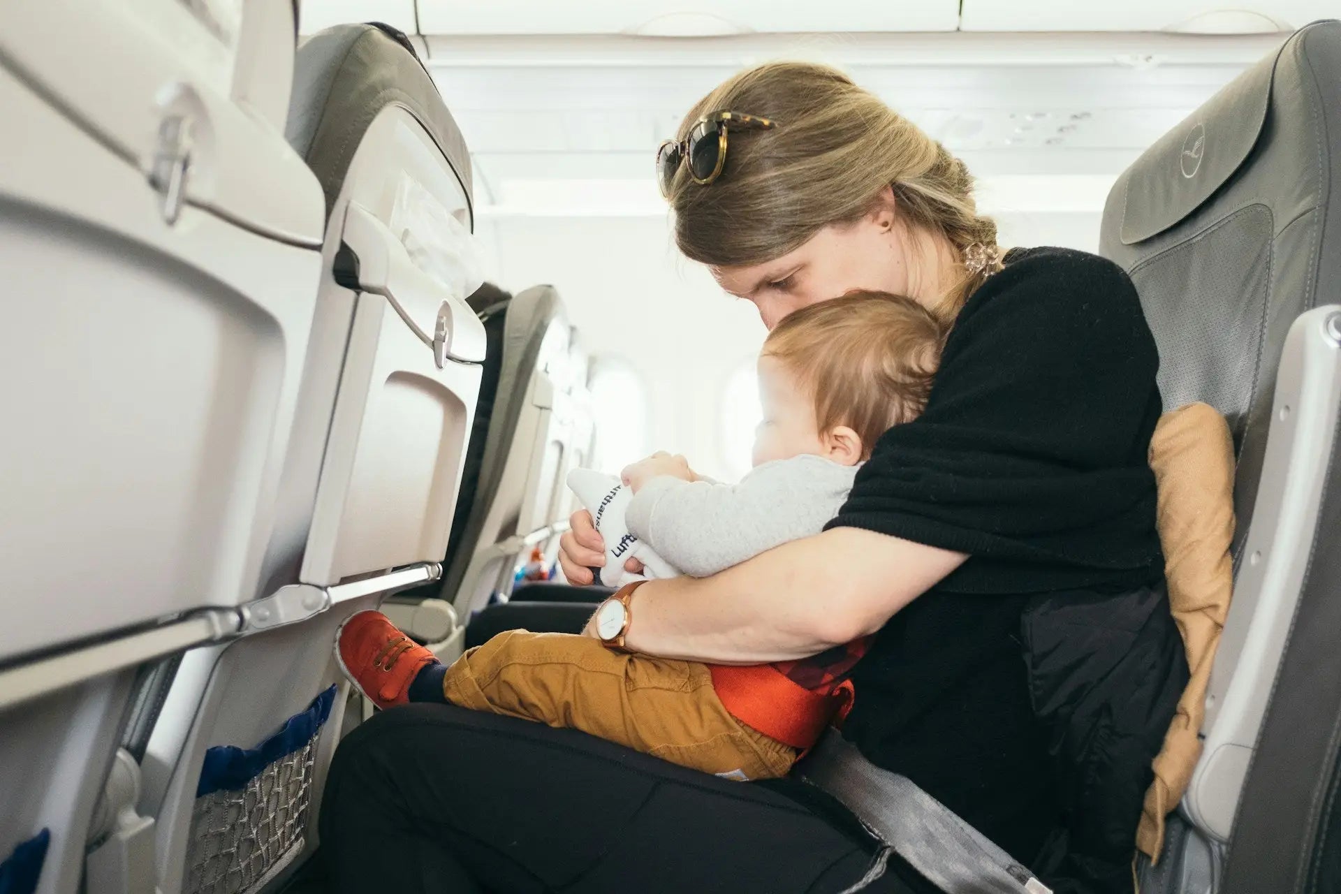 Essential Tips for Traveling with a Baby: Stress-Free Family Adventures